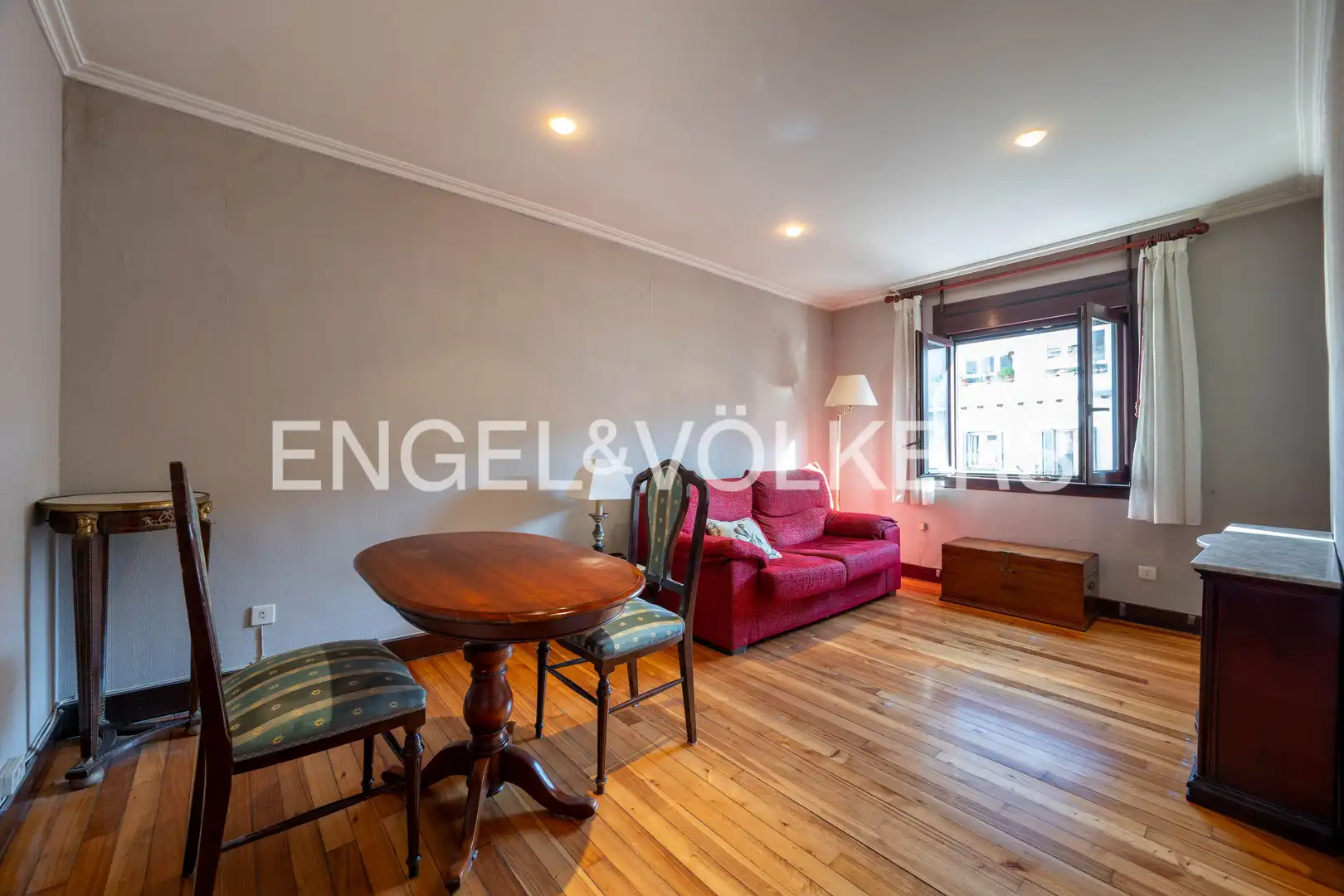 Living room of Flat for sale in Donostia - San Sebastián   with Heating and Storage room