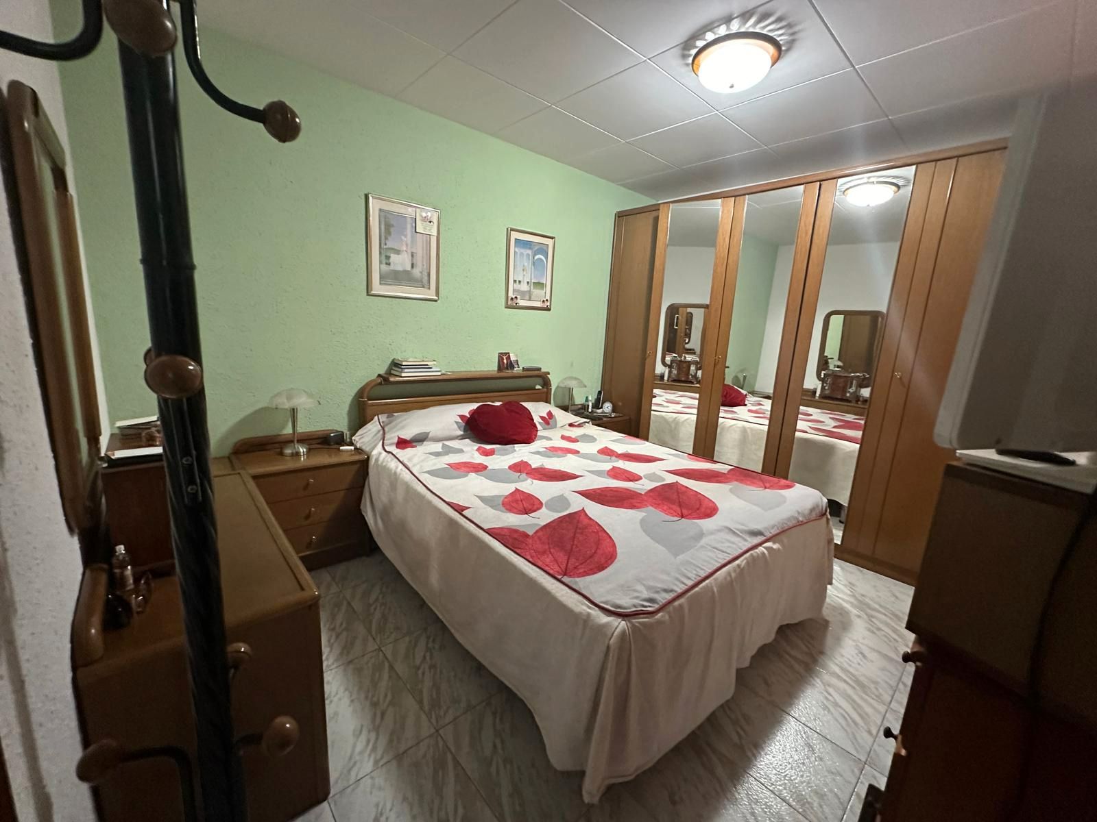 Dormitori de Pis en venda en Santa Coloma de Gramenet amb Aire condicionat, Calefacció i Balcó