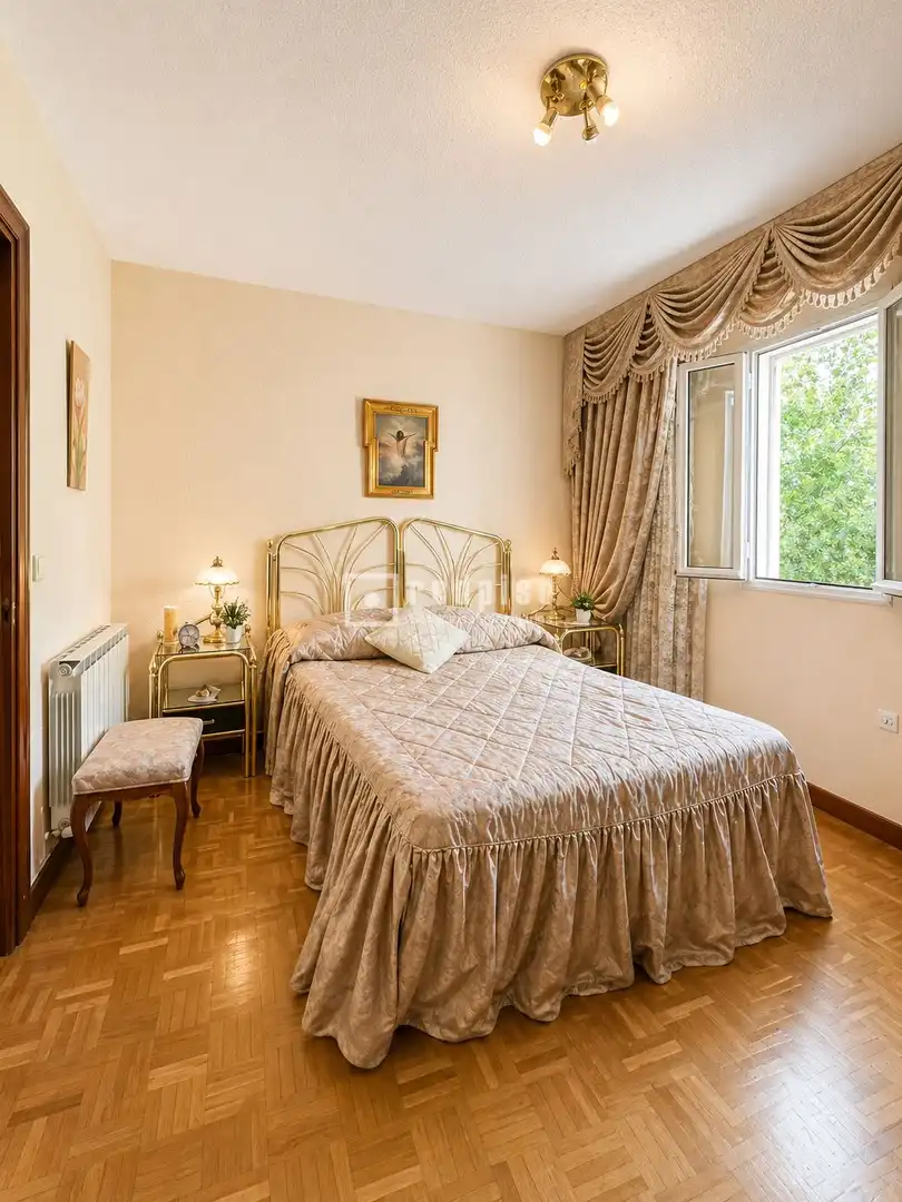 Bedroom of Flat for sale in Madrid  with Parquet flooring and Terrace