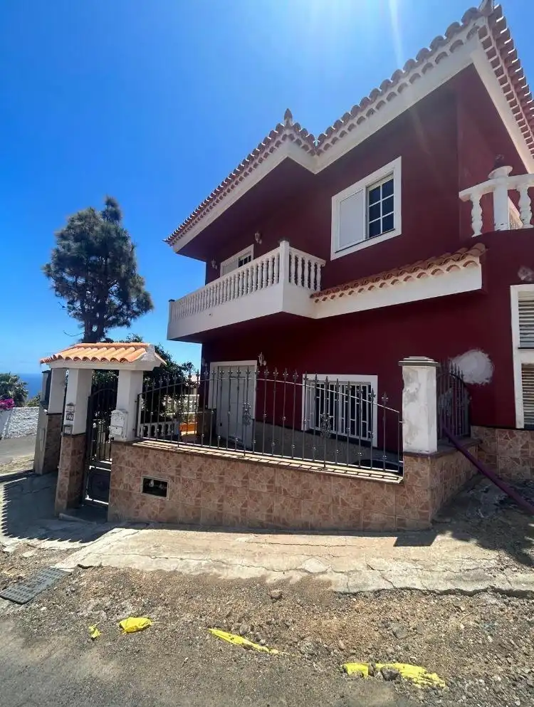 Vista exterior de Casa o xalet en venda en Candelaria amb Jardí privat, Terrassa i Balcó