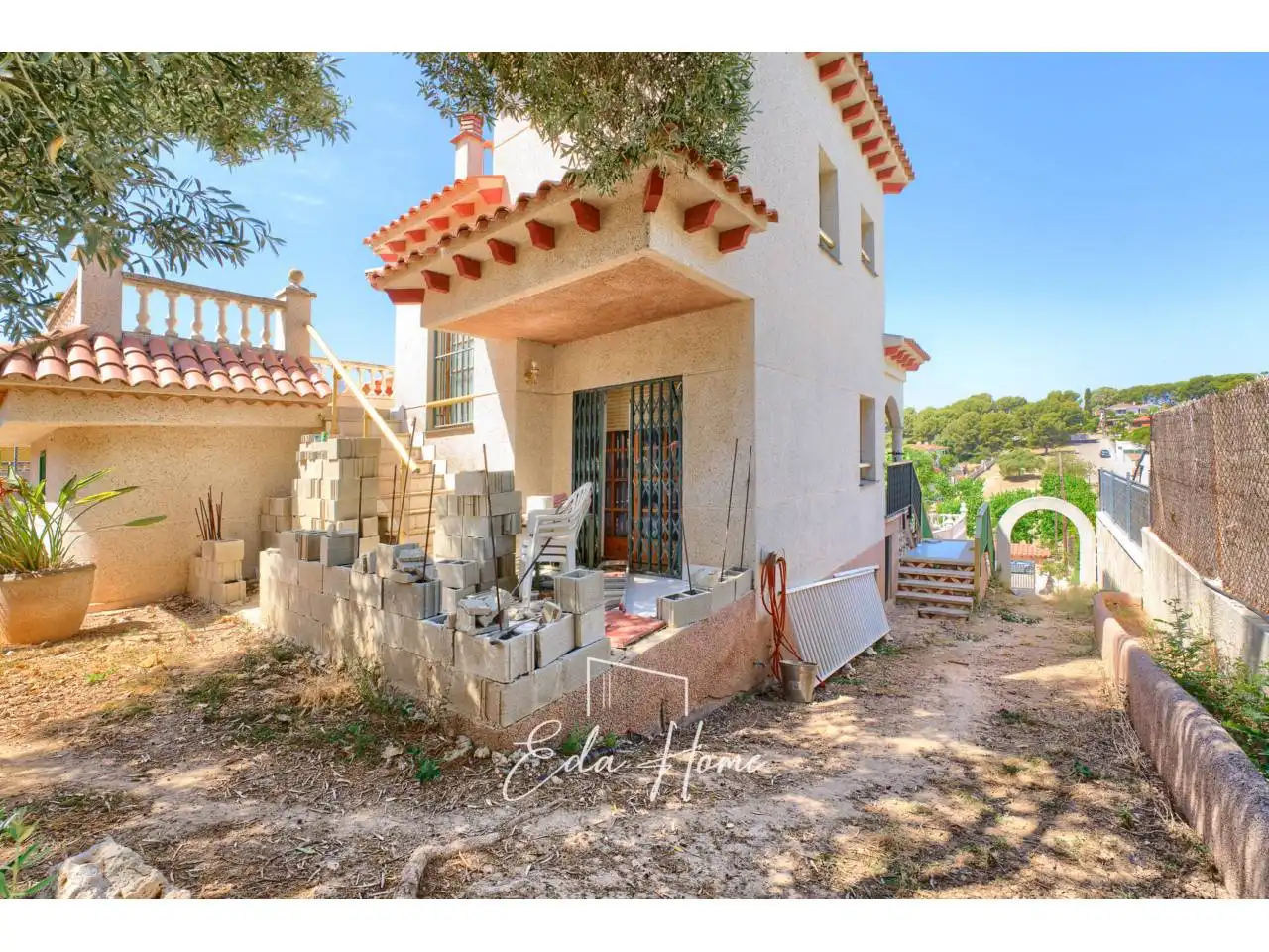 Exterior view of Houses for sale in Cunit  with Private garden, Terrace and Furnished