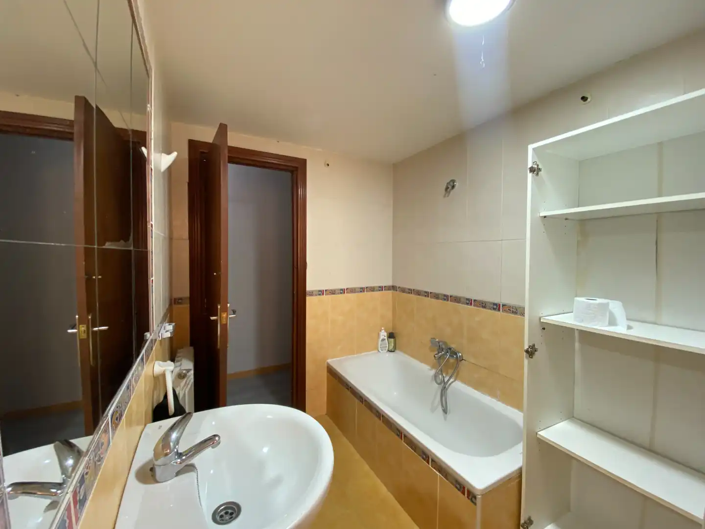 Bany de Pis en venda en Magaz de Pisuerga amb Calefacció, Terrassa i Traster