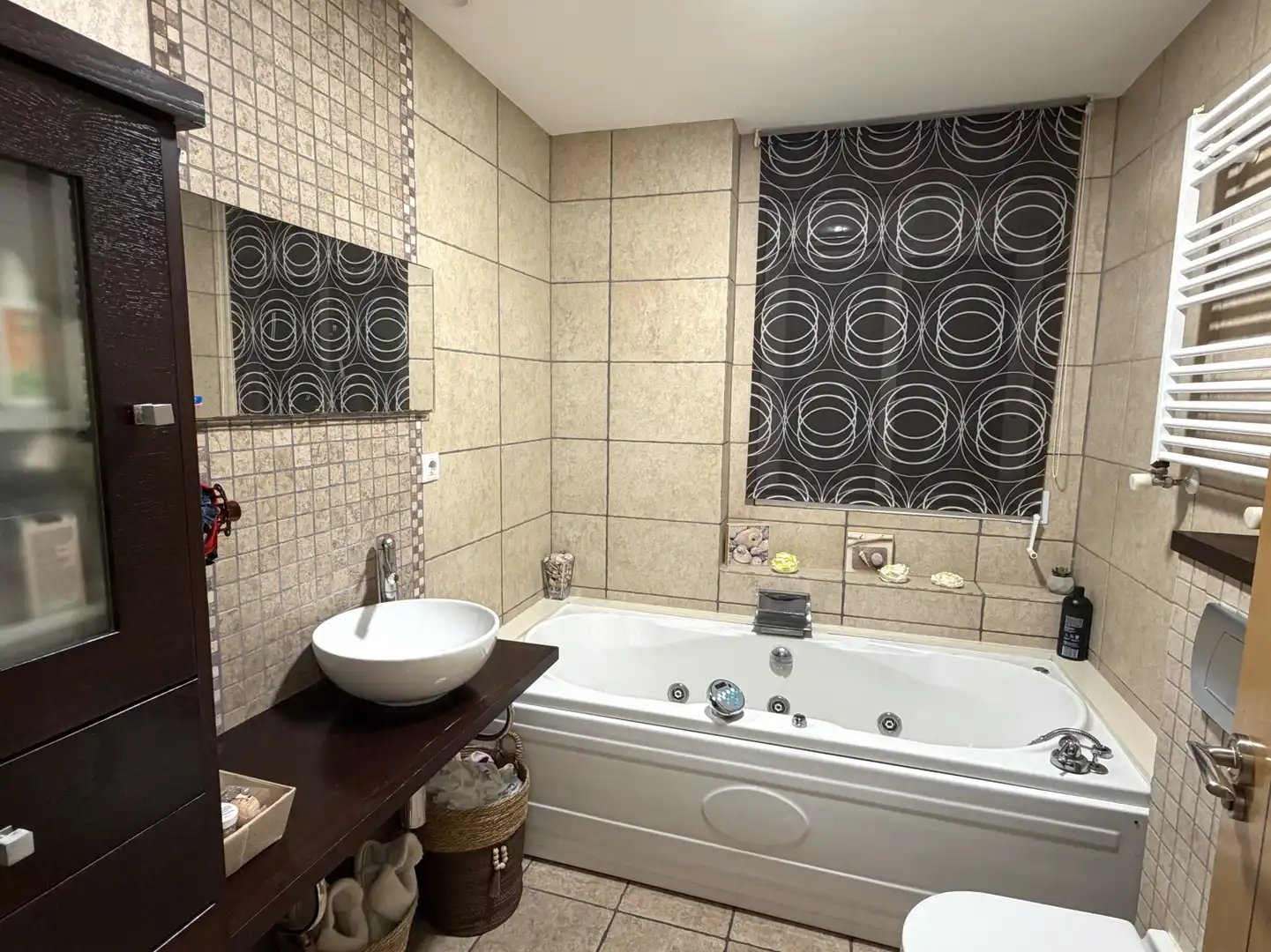 Badezimmer von Wohnung zum Verkauf in Rafelbuñol / Rafelbunyol mit Klimaanlage, Terrasse und Balkon