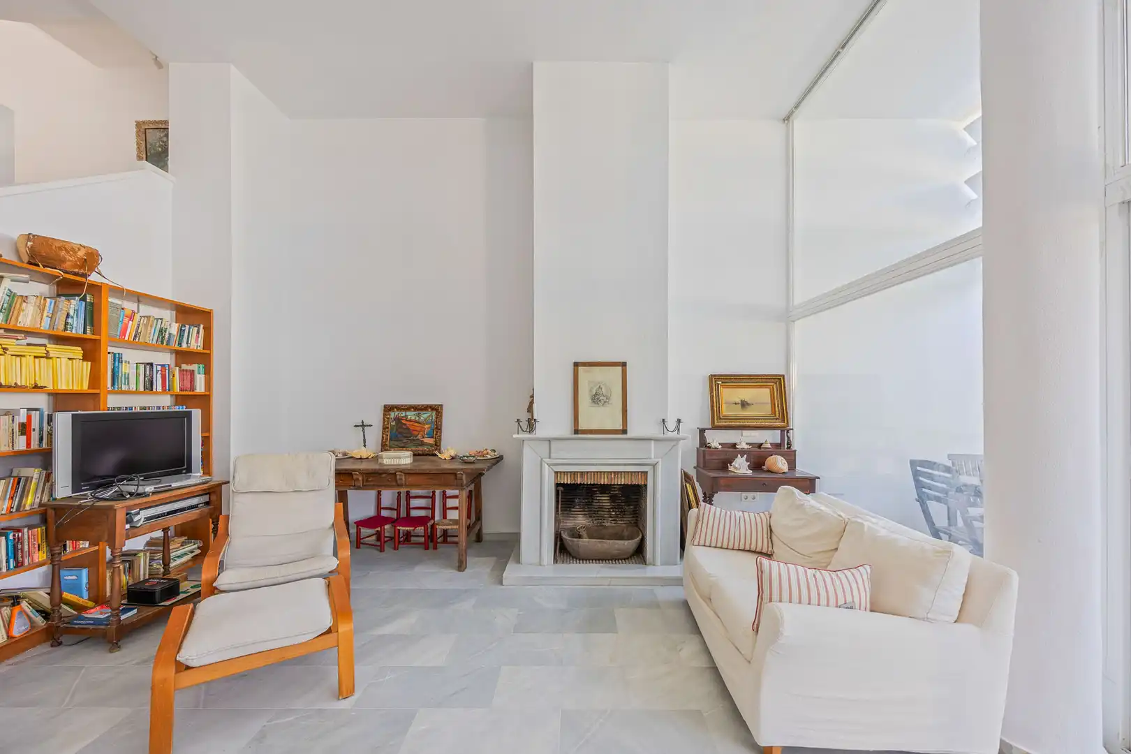 Living room of Detached homes for sale in Sotogrande  with Air Conditioner, Private garden and Terrace