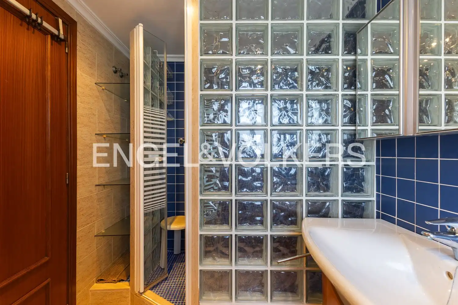 Badezimmer von Wohnung zur Miete in Valencia mit Klimaanlage, Heizung und Terrasse