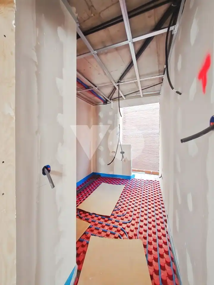 Bathroom of Flat for sale in Madrid  with Heating, Storage room and Sauna