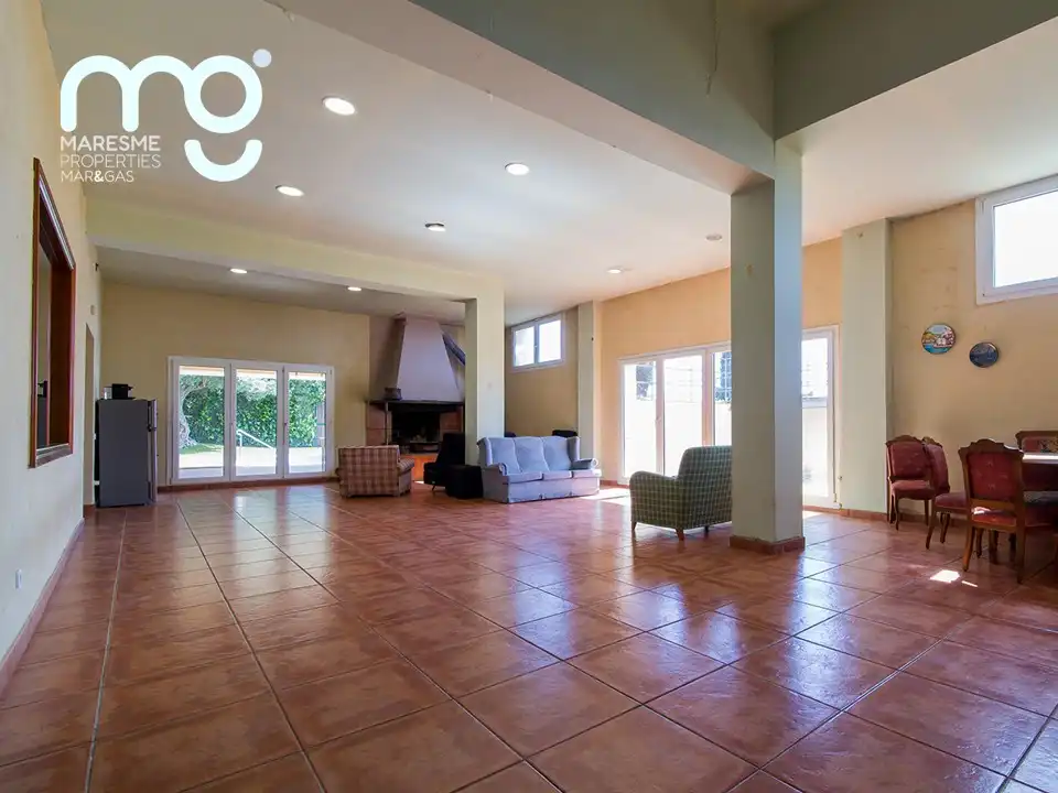 Sala de estar de Casa o chalet en venta en Tiana con Aire acondicionado, Calefacción y Jardín privado