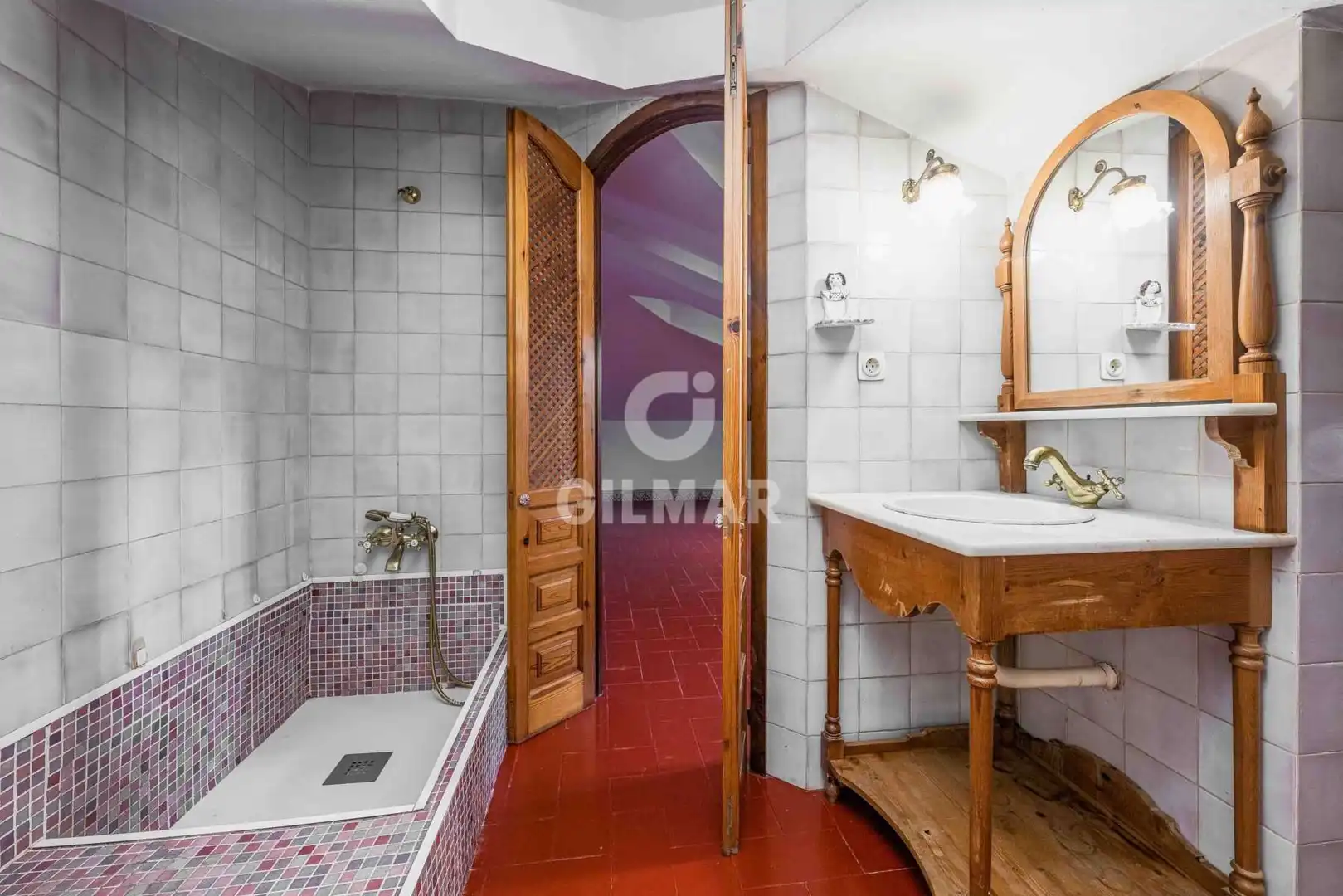 Baño de Casa o chalet en venta en Valencina de la Concepción con Calefacción, Jardín privado y Piscina