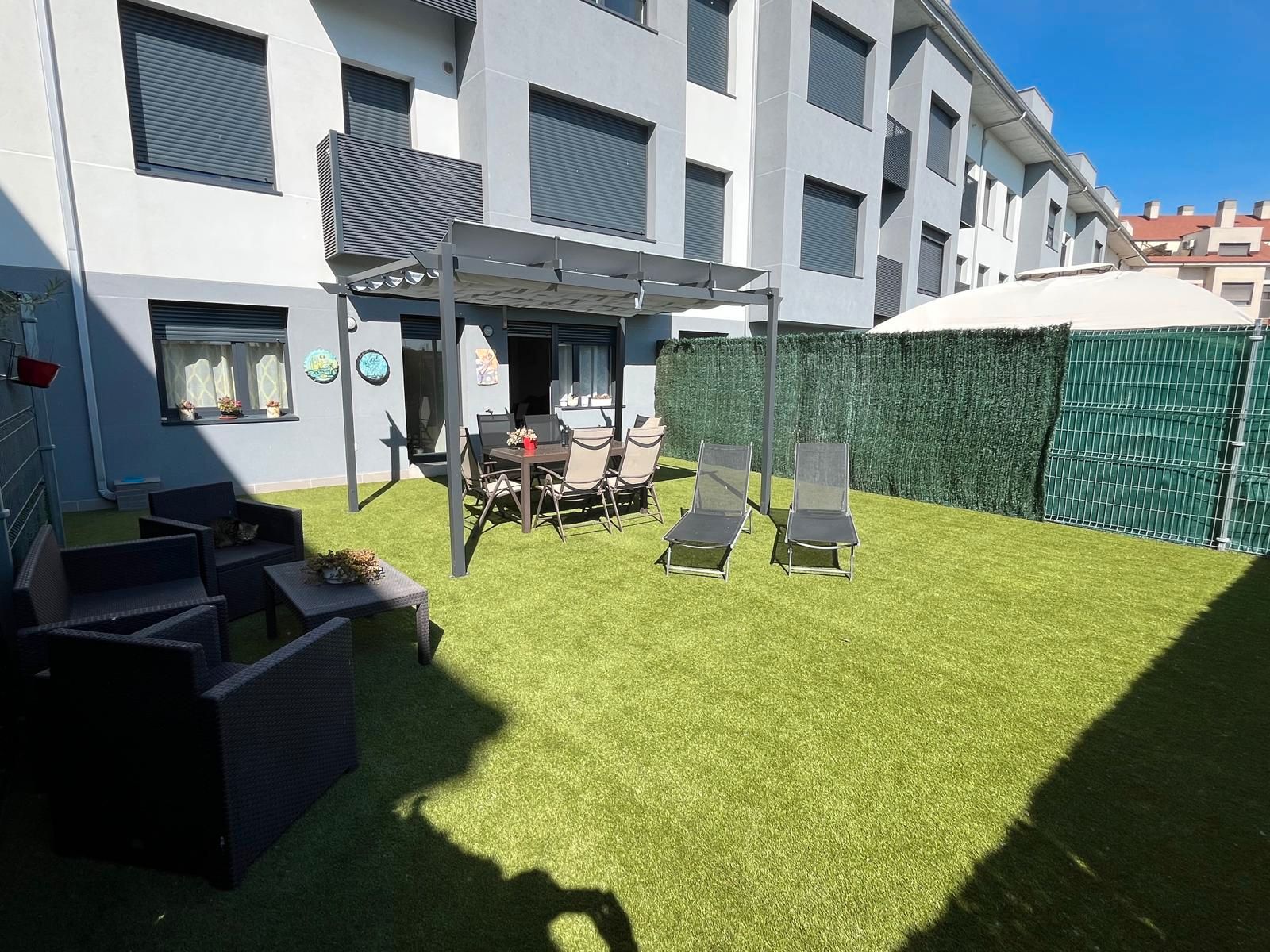 Terrace of Planta baja for sale in Santovenia de Pisuerga  with Heating, Private garden and Parquet flooring