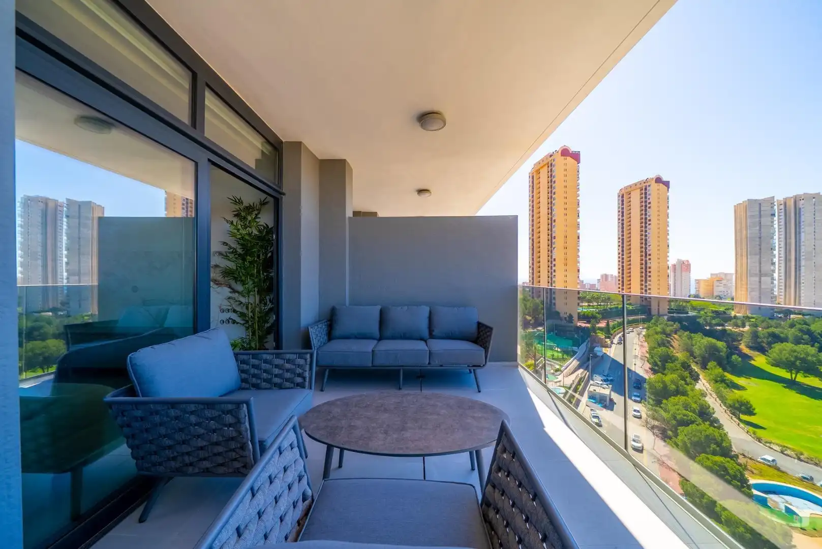 Apartamento con piscina en venta en Calle Calle Presidente Adolfo Suárez, 14