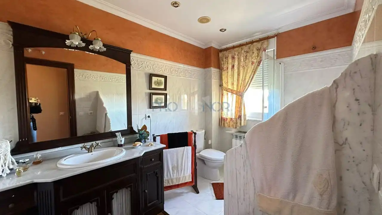 Baño de Casa o chalet en venta en Sariegos con Calefacción, Jardín privado y Terraza