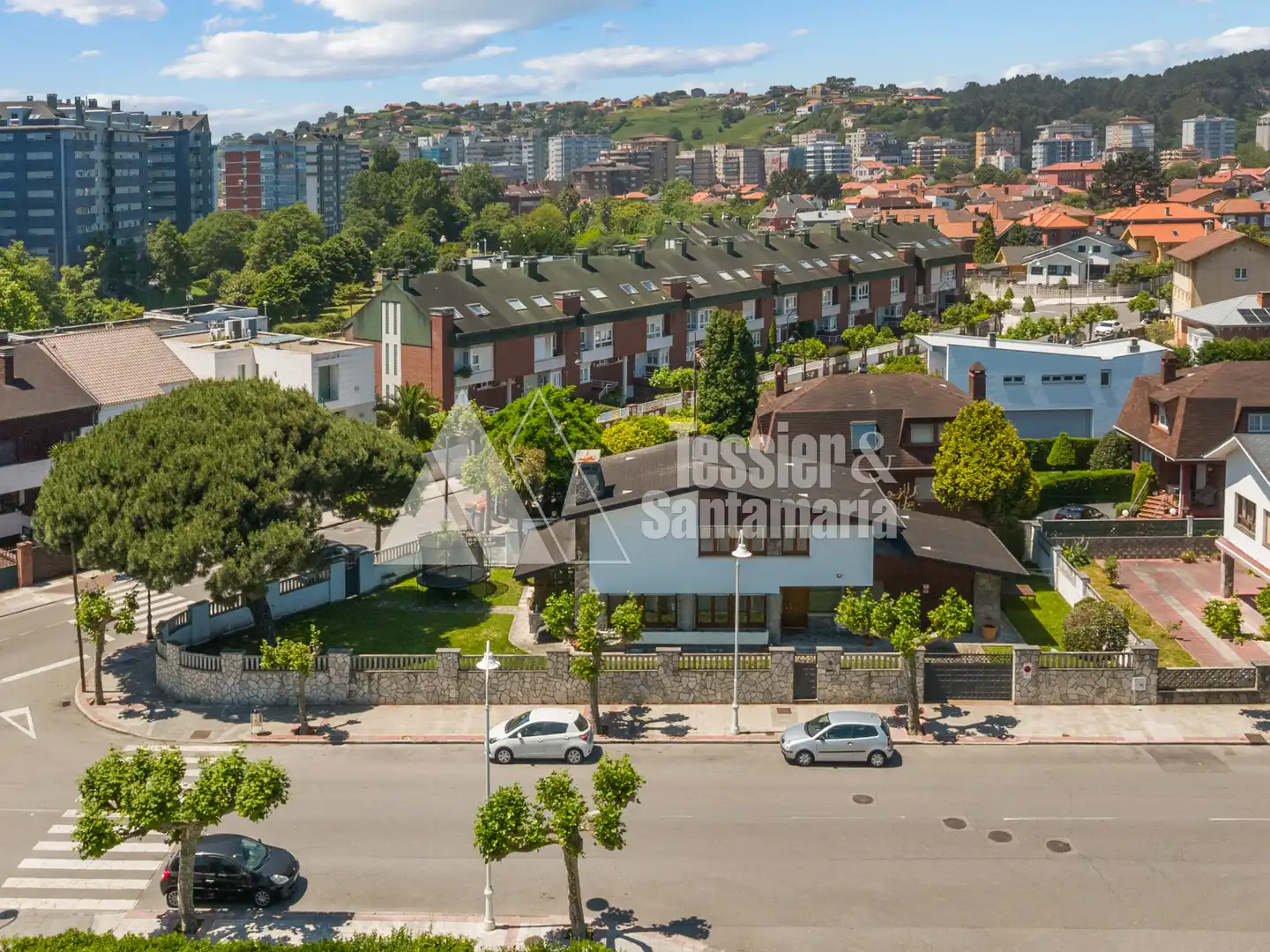 Vista exterior de Casa o chalet en venta en Castrillón con Calefacción, Jardín privado y Terraza