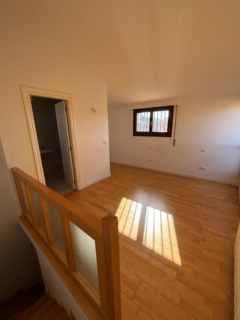 Habitación de Piso de alquiler en Zaragoza con Calefacción, Parquet y Terraza