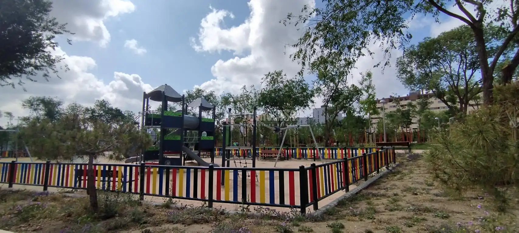 Vista exterior de Piso en venta en Madrid con Calefacción