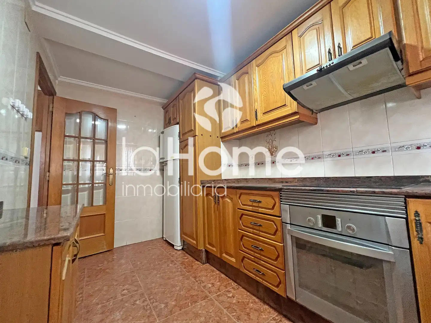 Kitchen of Flat for sale in Paterna  with Parquet flooring, Terrace and Storage room