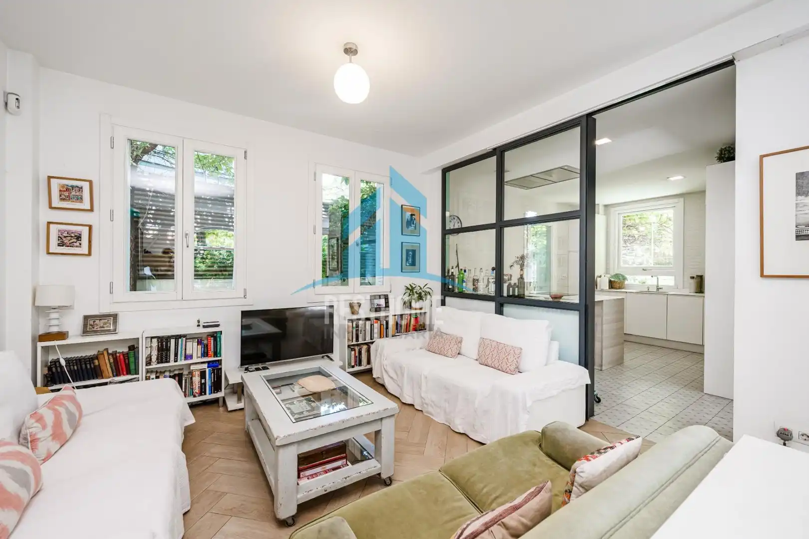 Sala de estar de Casa o chalet en venta en Madrid con Calefacción, Jardín privado y Parquet