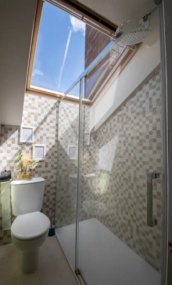 Baño de Ático en venta en Villaviciosa con Calefacción, Parquet y Terraza