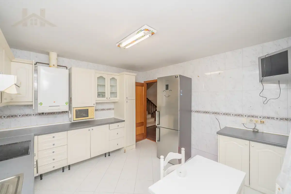 Cocina de Casa adosada en venta en Torrelodones con Aire acondicionado, Calefacción y Jardín privado