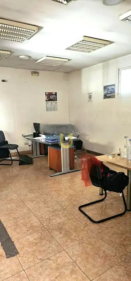 Fabrikhallen zur Miete in Fuenlabrada