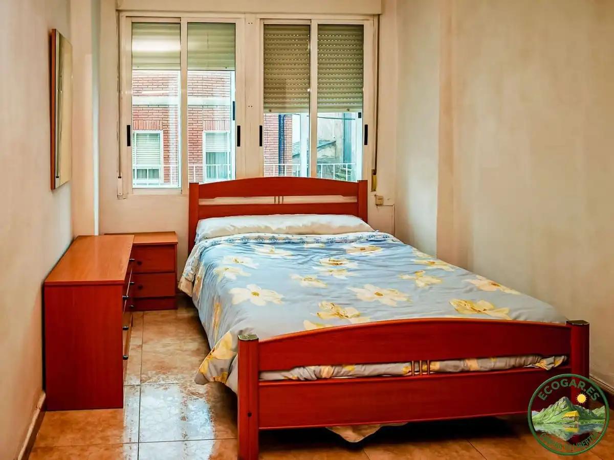 Habitación de Piso en venta en Ponferrada con Calefacción, Parquet y Trastero
