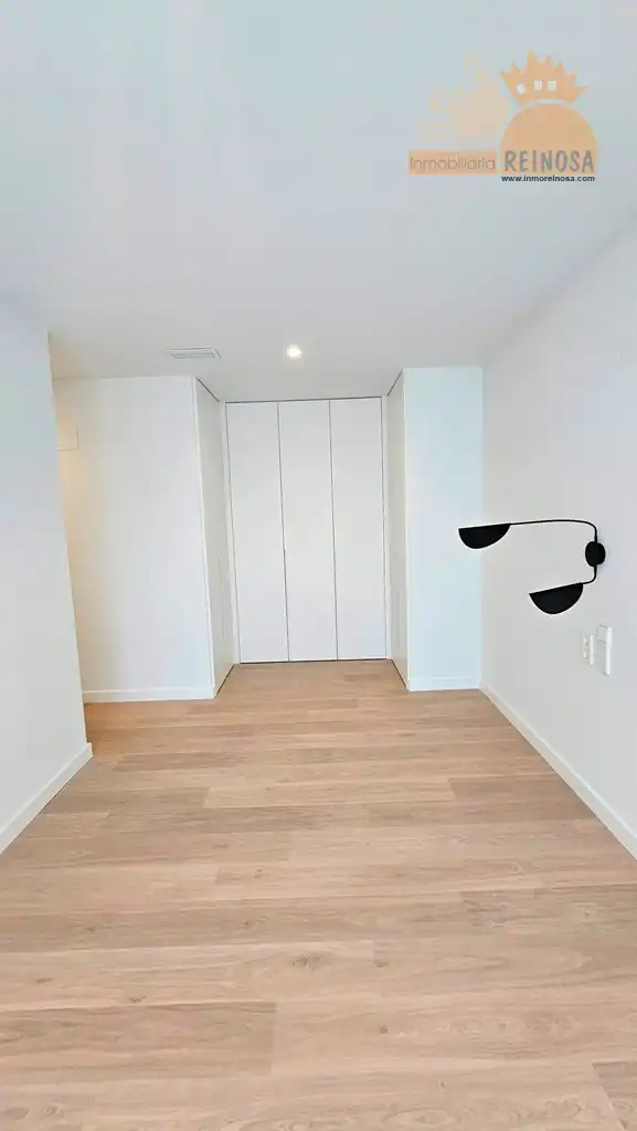Habitación de Planta baja en venta en Molina de Segura con Aire acondicionado, Jardín privado y Parquet