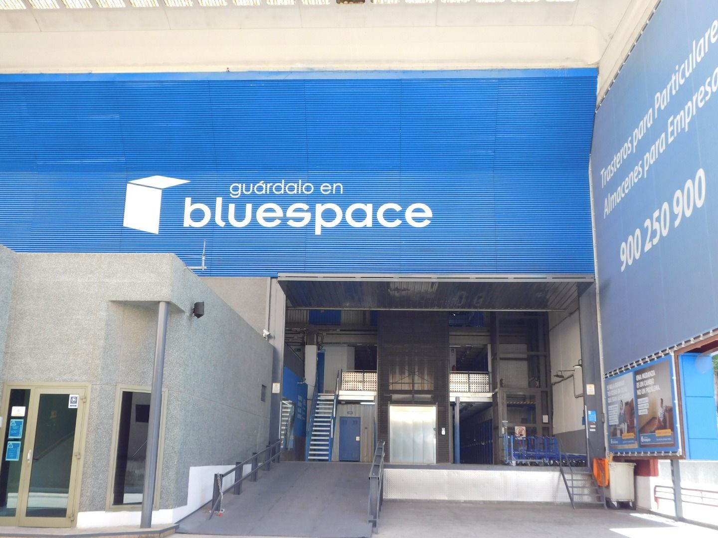 Exterior view of Box room to rent in  Madrid Capital