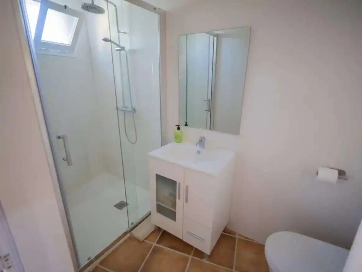 Bany de Casa o xalet en venda en Zaragoza amb Aire condicionat, Calefacció i Jardí privat