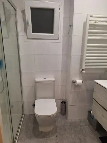 Bany de Pis en venda en Donostia - San Sebastián  amb Calefacció