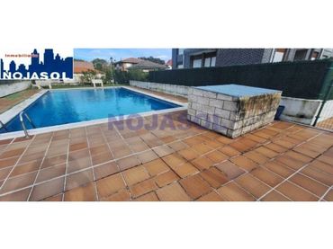Apartament amb piscina de lloguer a Calle El bosque 21