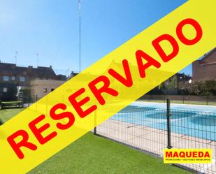 Swimming pool of Single-family semi-detached for sale in Alcorcón  with Air Conditioner, Heating and Private garden