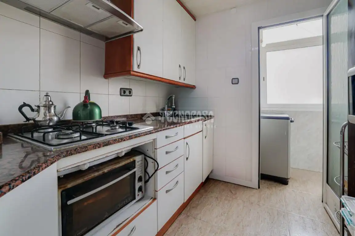 Cocina de Piso en venta en Santa Coloma de Gramenet