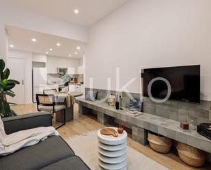 Sala d'estar de Apartament de lloguer en  Barcelona Capital amb Aire condicionat i Terrassa