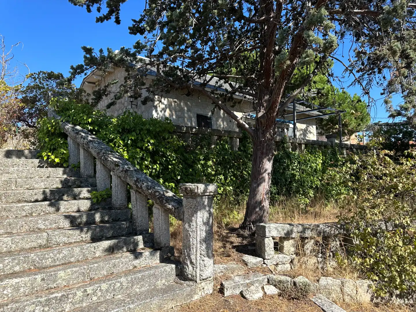 Vista exterior de Casa o xalet en venda en Hoyo de Manzanares amb Jardí privat i Balcó