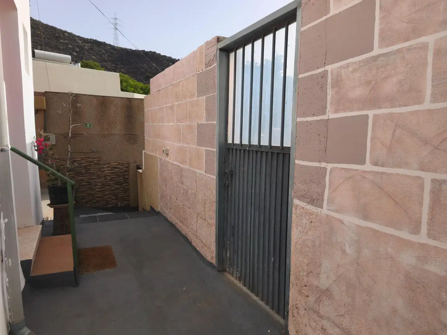 Vista exterior de Casa o xalet en venda en Candelaria amb Aire condicionat, Jardí privat i Terrassa