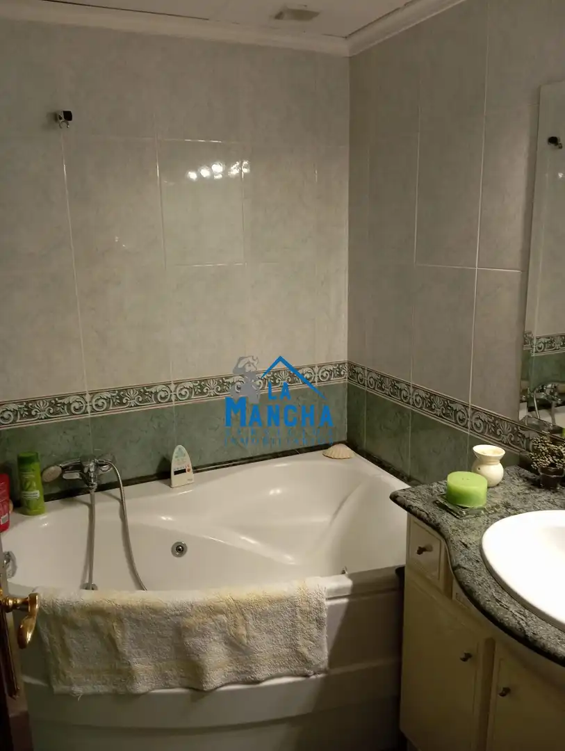 Bany de Àtic en venda en Albacete amb Aire condicionat, Calefacció i Terrassa