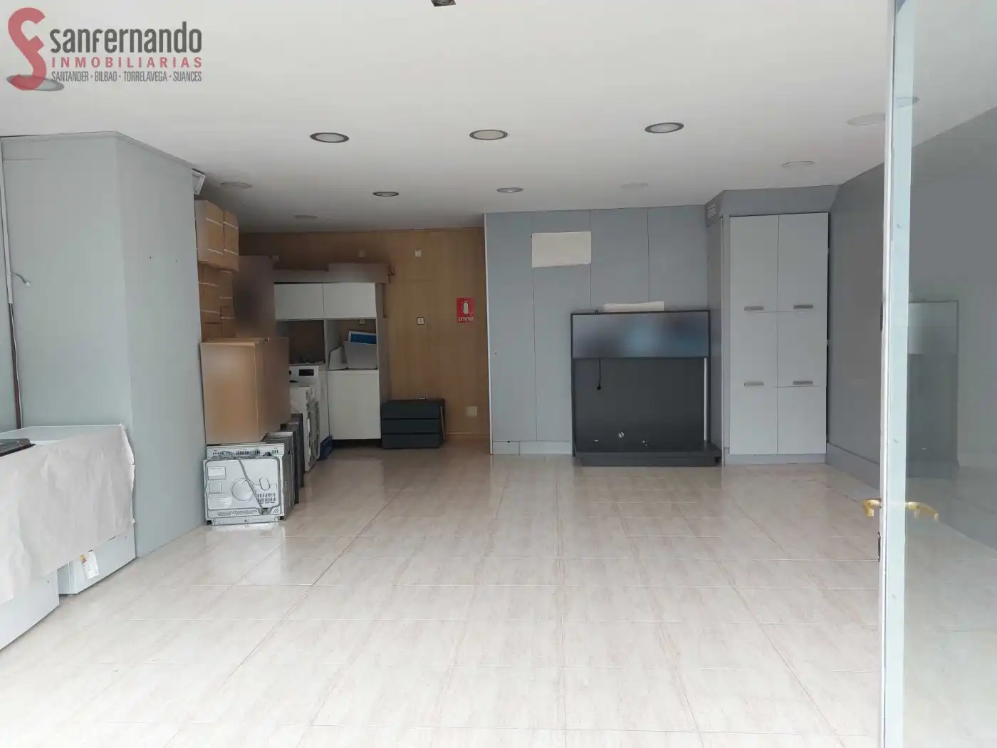 Local comercial en venda a Los Corrales de Buelna, imagen 2