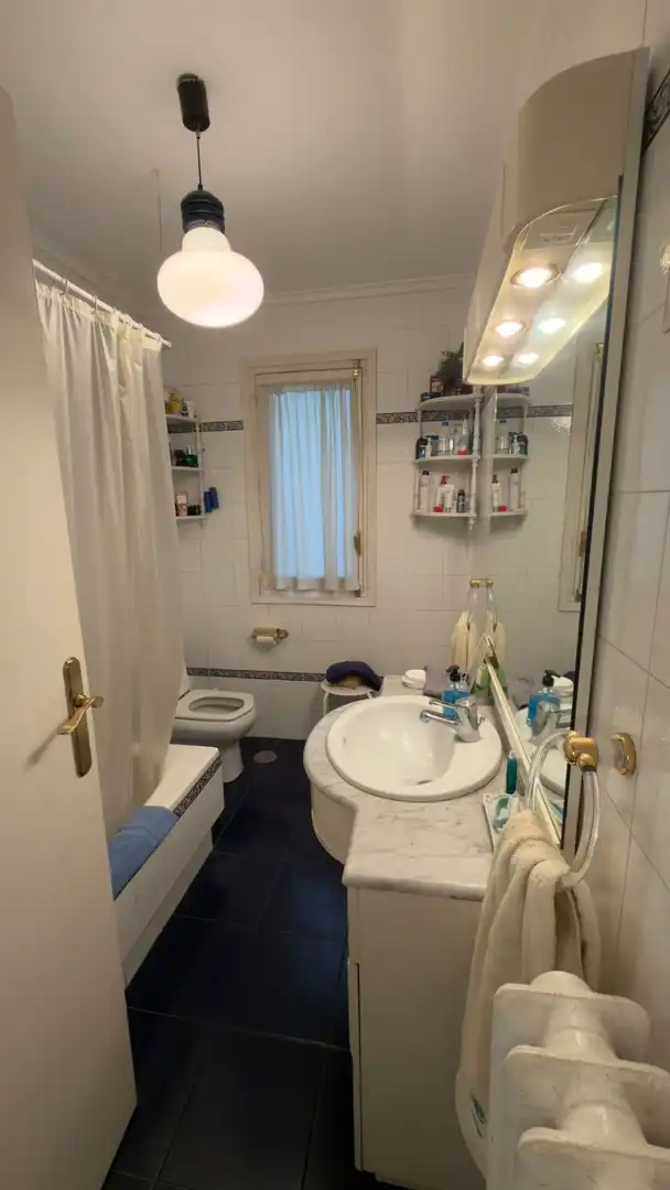 Baño de Piso en venta en Madrid con Calefacción y Alarma