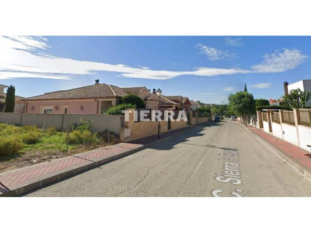 Casa-chalet en Venta en Calle SIERRA LA ESPADA en La Alcayna