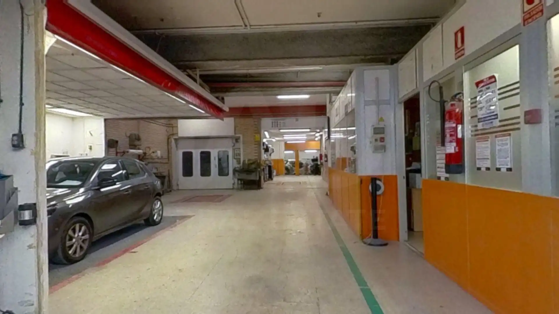 Local comercial en alquiler en Avenida Avinguda de Sant Jordi 18 18, imagen 2