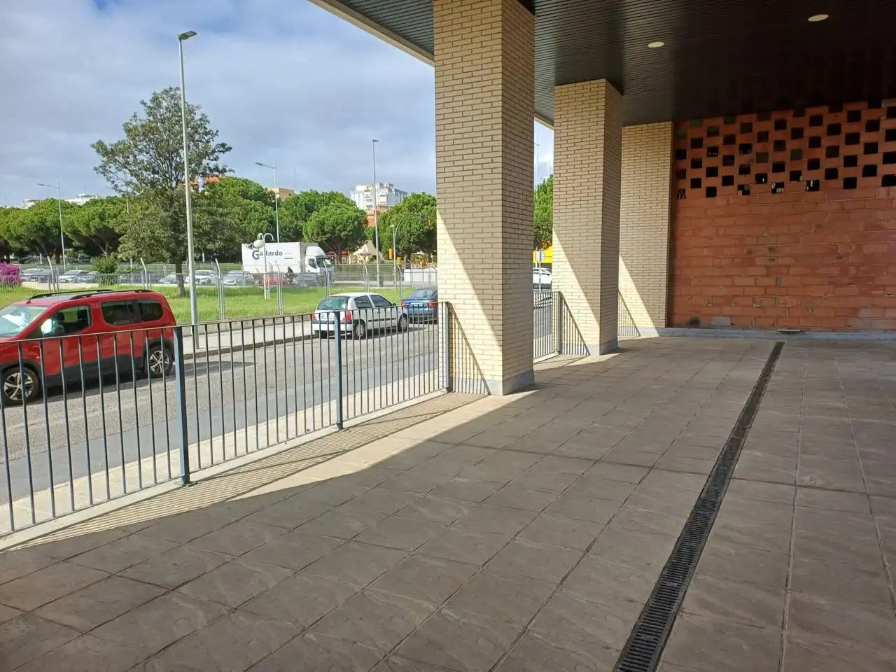 Parking of Commercial properties for rent in Huelva