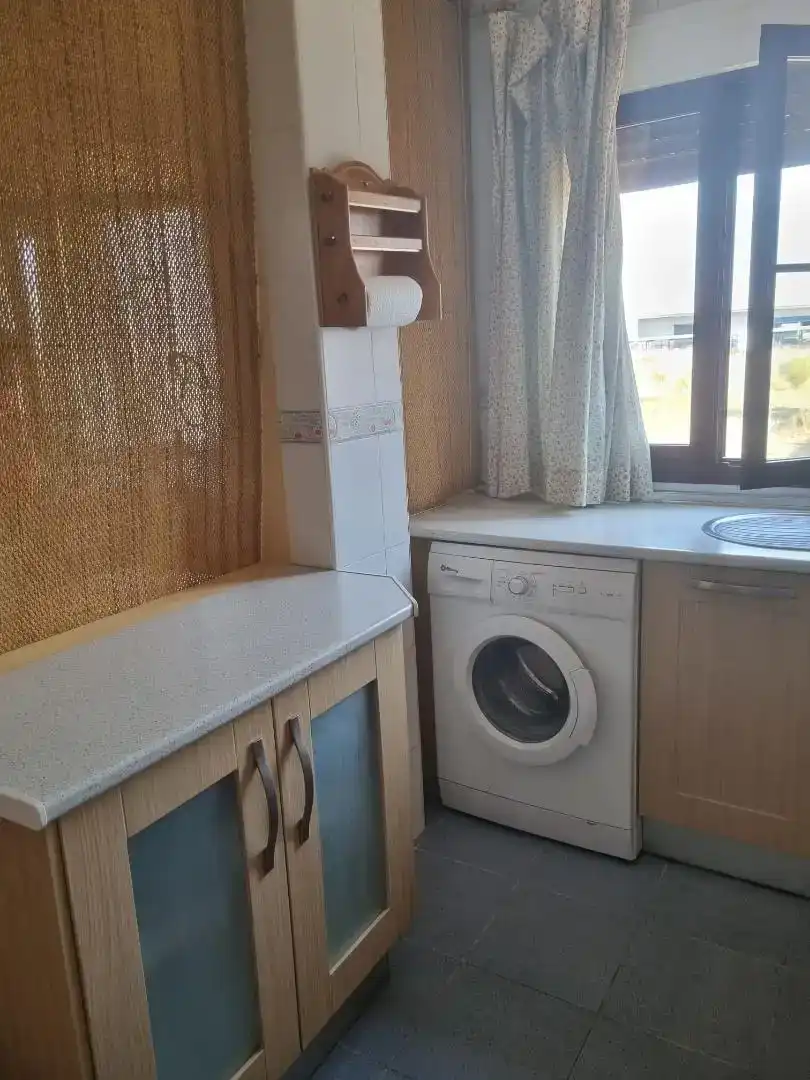 Küche von Wohnung zur Miete in Mérida mit Klimaanlage, Abstellraum und Ofen
