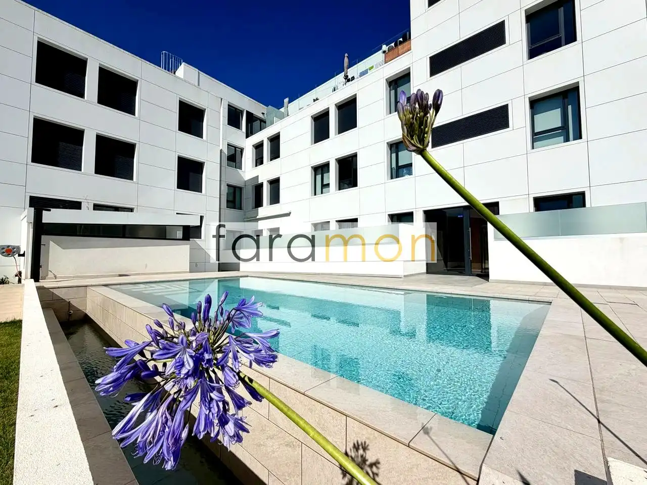 Schwimmbecken von Wohnung zum Verkauf in Vigo  mit Heizung, Terrasse und Abstellraum