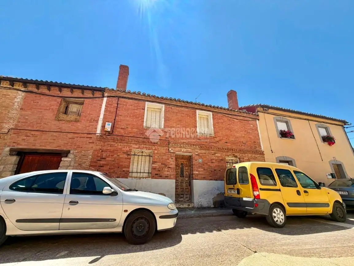 Vista exterior de Casa adosada en venta en Ribas de Campos con Terraza