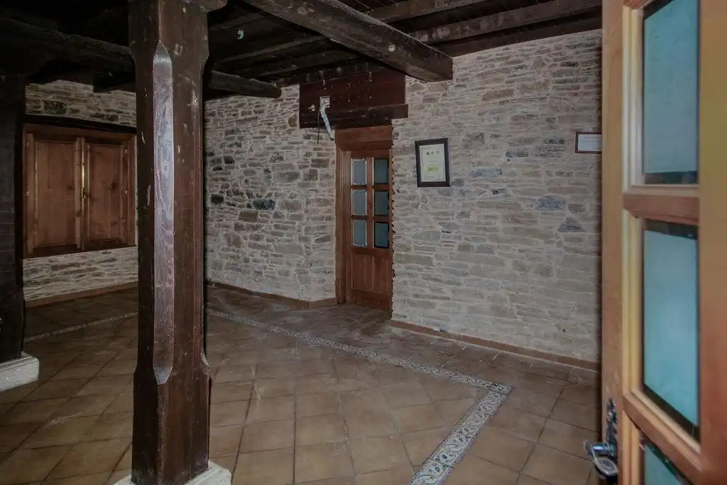 Buildings for sale in Vega de Valcarce