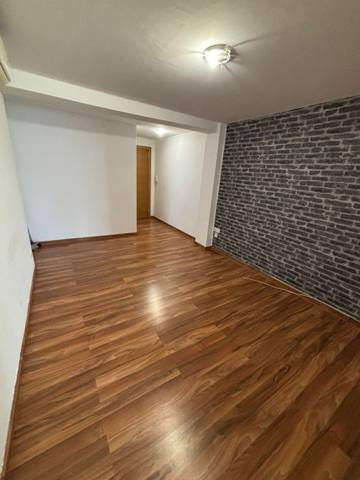 Piso en Alquiler en Avinguda de les Tres Creus, 9 en Tres Forques