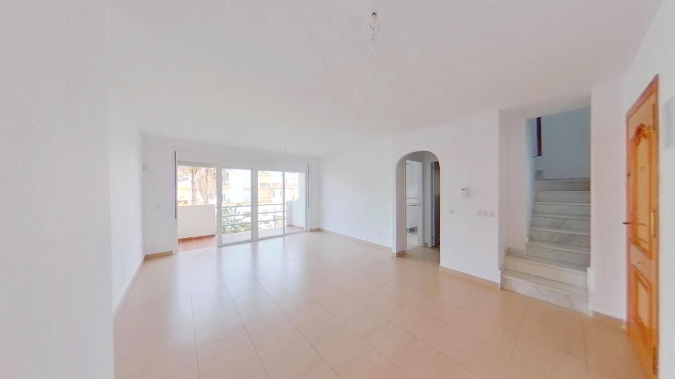 Living room of Duplex for sale in Marbella  with Terrace, Storage room and Oven