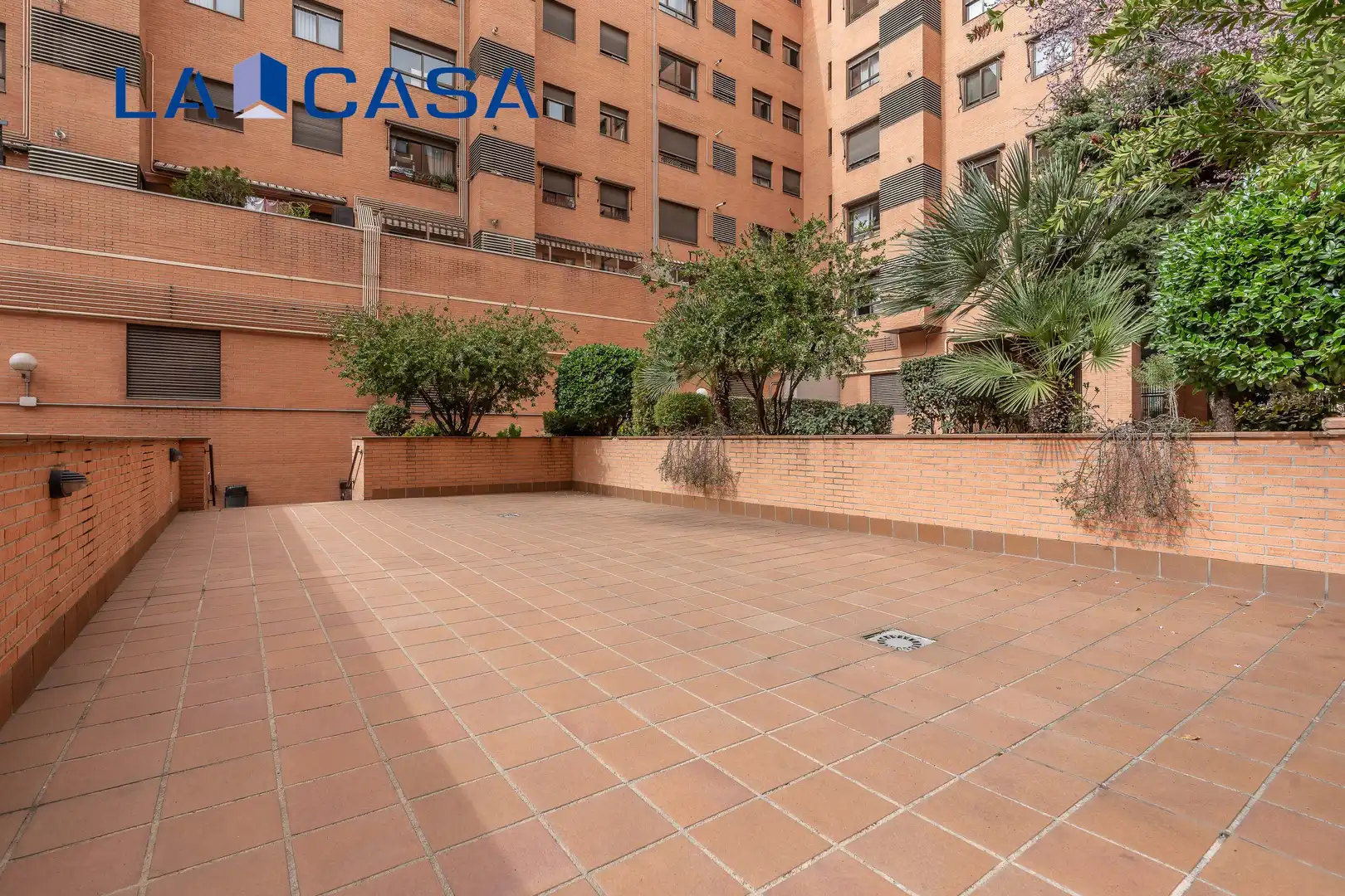 Vista exterior de Pis en venda en Madrid amb Calefacció i Piscina