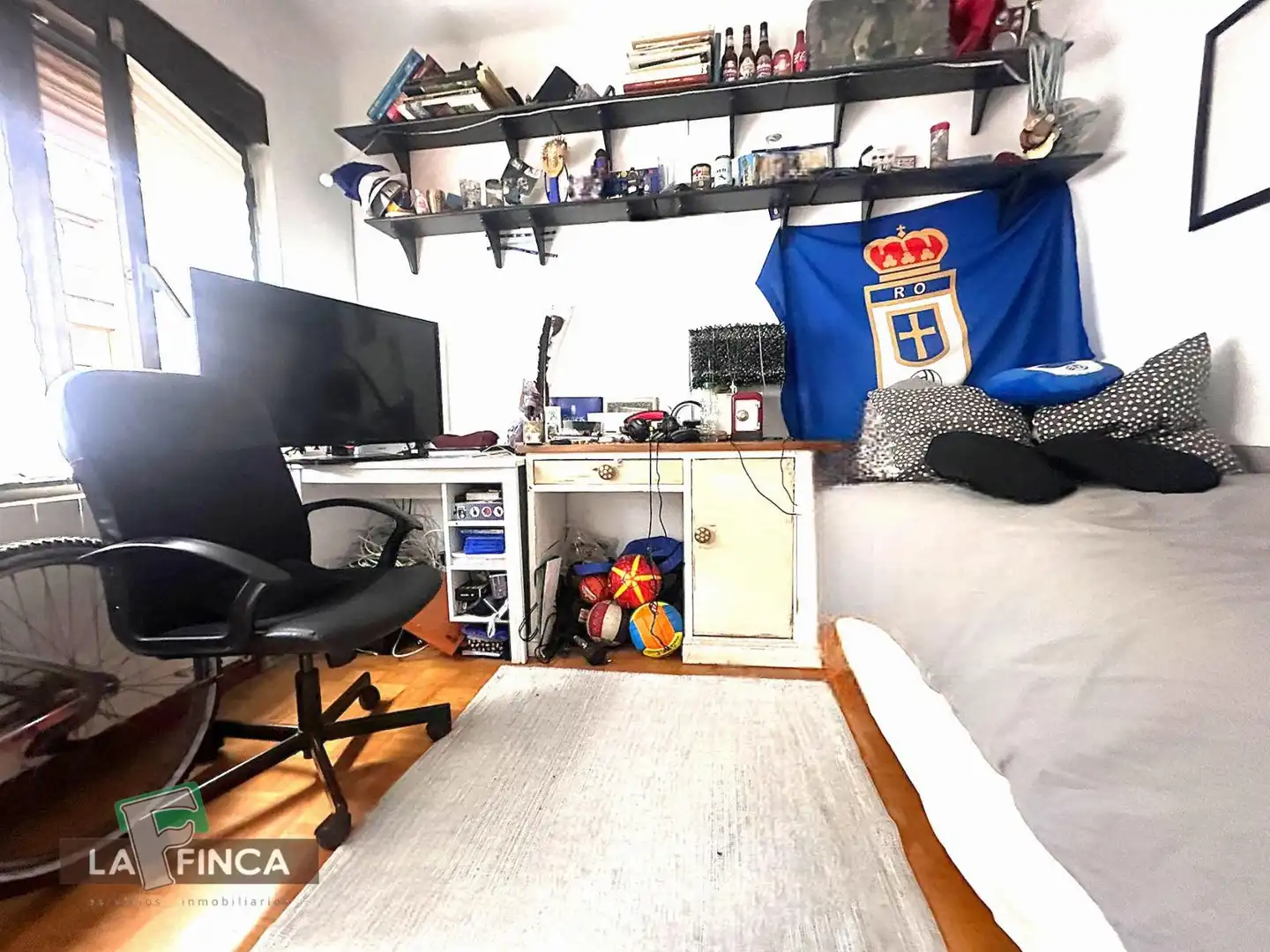 Bedroom of Flat for sale in Oviedo   with Heating and Furnished