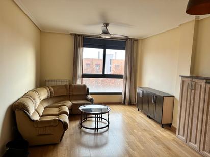 Sala d'estar de Apartament en venda en Ciudad Real Capital amb Calefacció i Traster