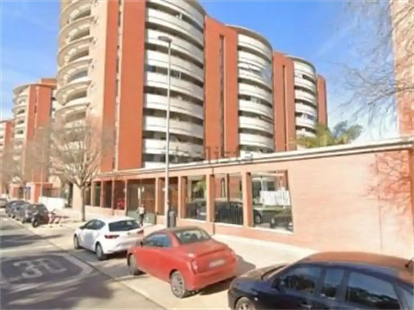 Vista exterior de Garatge en venda en Sevilla